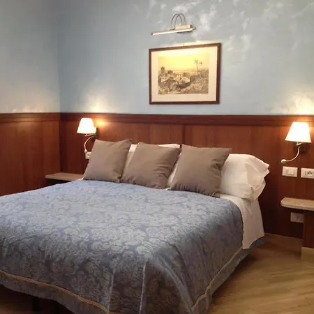 Residenza Matteucci 2* ローマ