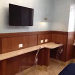 Residenza Matteucci 4* 로마