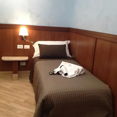 Residenza Matteucci 4* Rom